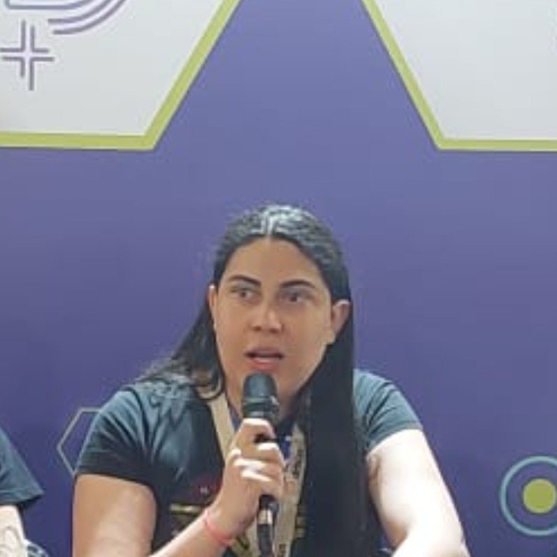 Foto da Professora Letícia Vidal